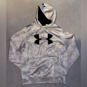 Under Armor Hoodie. Size: S